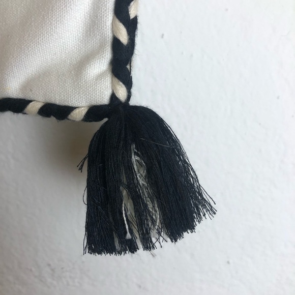 Sole Society Tote Bag NWT This super cute tote bag is veristal. - Picture 4 of 11